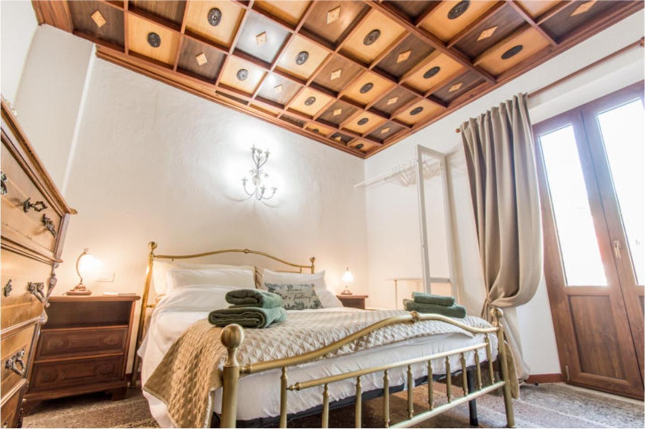 Monti Guesthouse Monti di Licciana Nardi Экстерьер фото