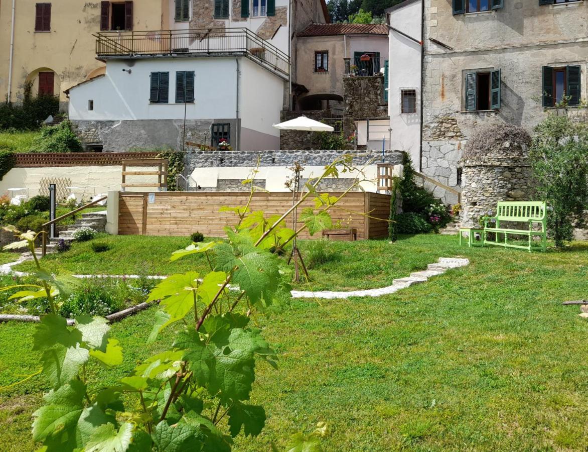 Monti Guesthouse Monti di Licciana Nardi Экстерьер фото