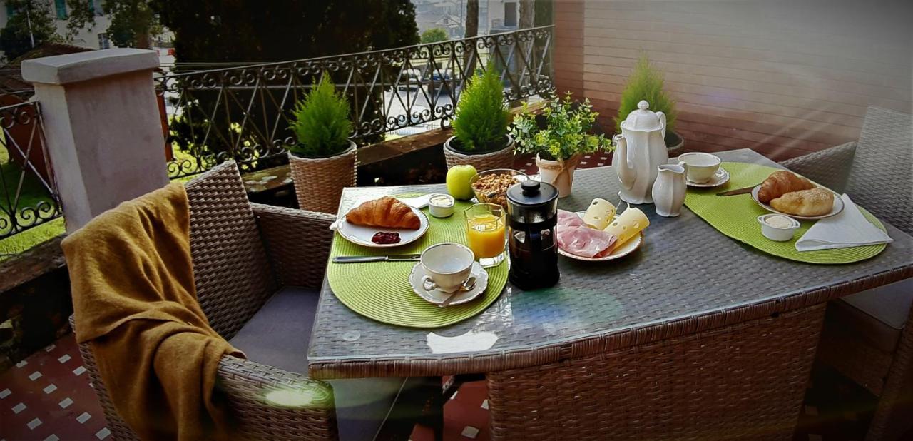 Monti Guesthouse Monti di Licciana Nardi Экстерьер фото