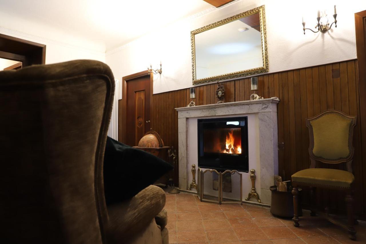 Monti Guesthouse Monti di Licciana Nardi Экстерьер фото