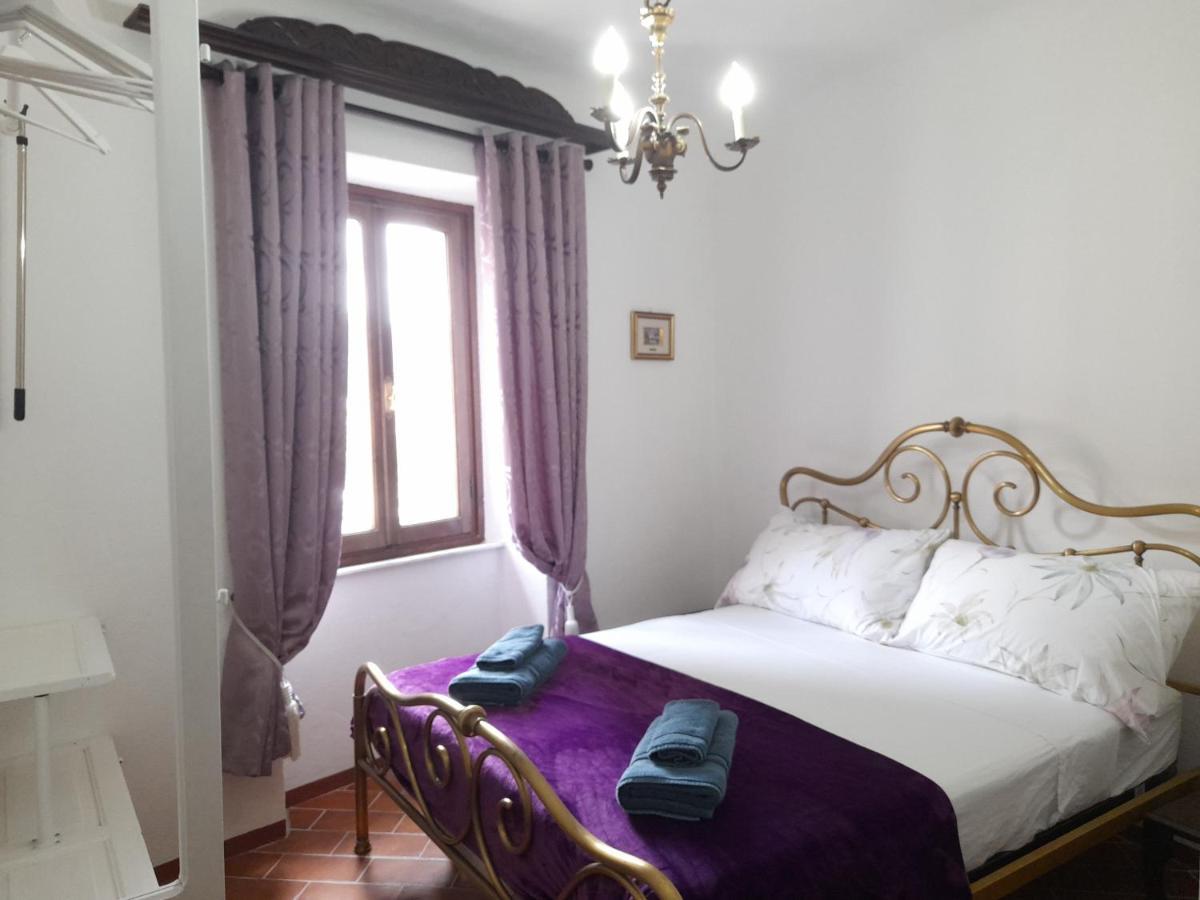 Monti Guesthouse Monti di Licciana Nardi Экстерьер фото