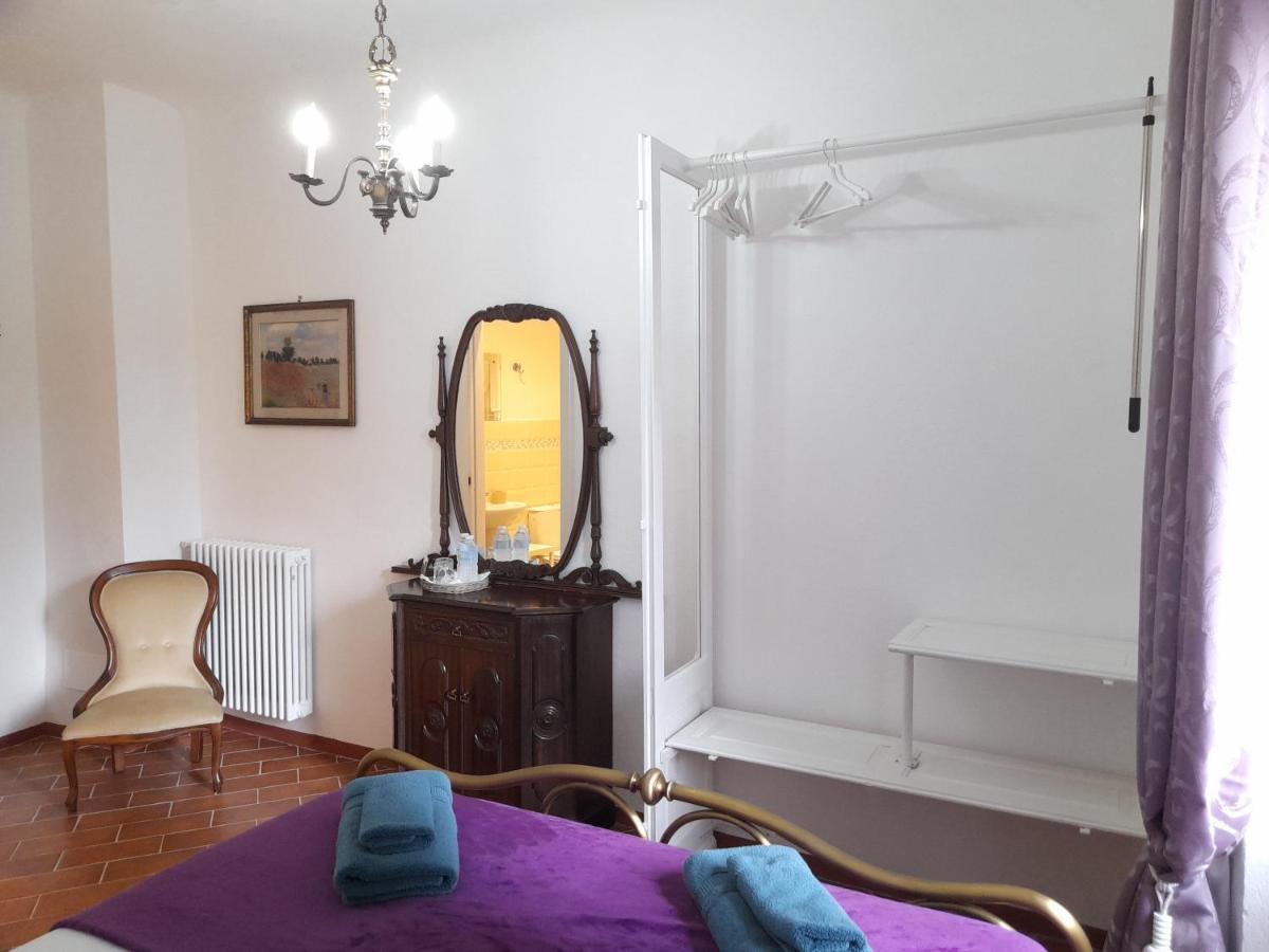 Monti Guesthouse Monti di Licciana Nardi Экстерьер фото