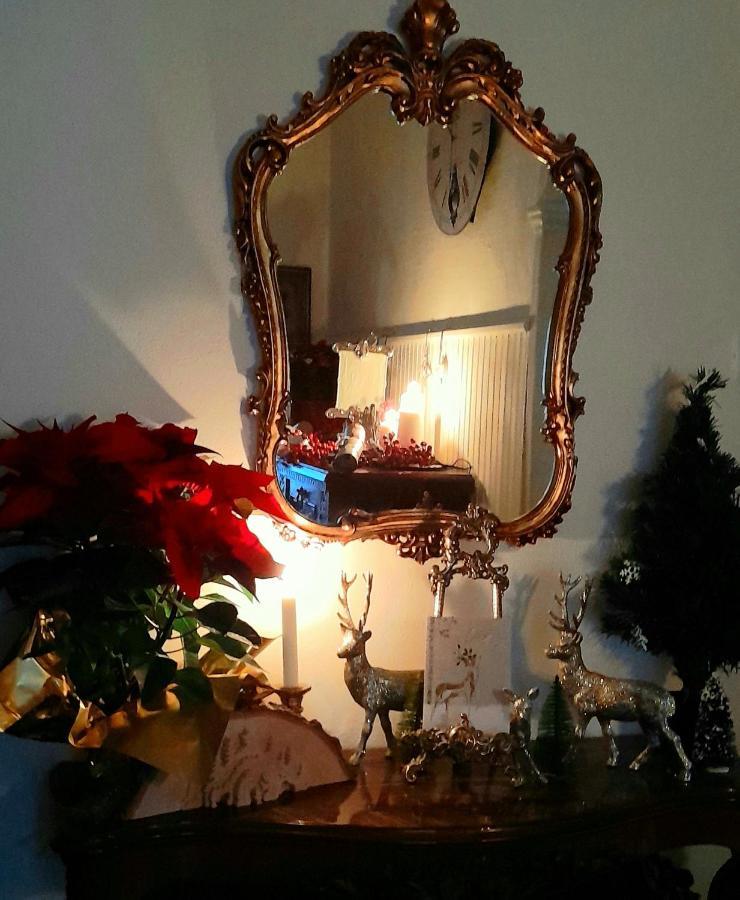 Monti Guesthouse Monti di Licciana Nardi Экстерьер фото