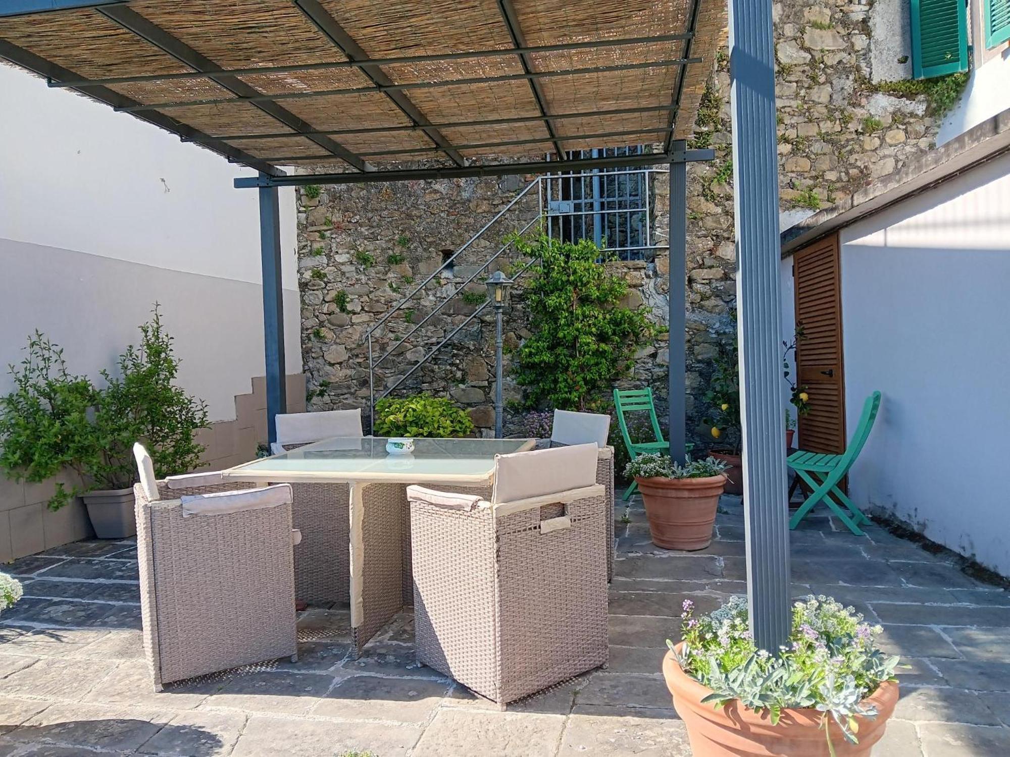 Monti Guesthouse Monti di Licciana Nardi Экстерьер фото