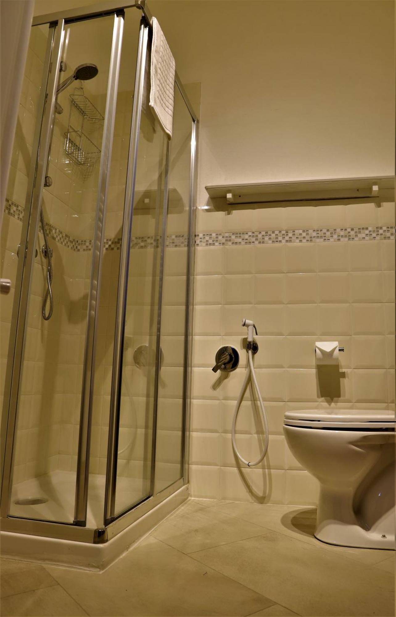Monti Guesthouse Monti di Licciana Nardi Экстерьер фото